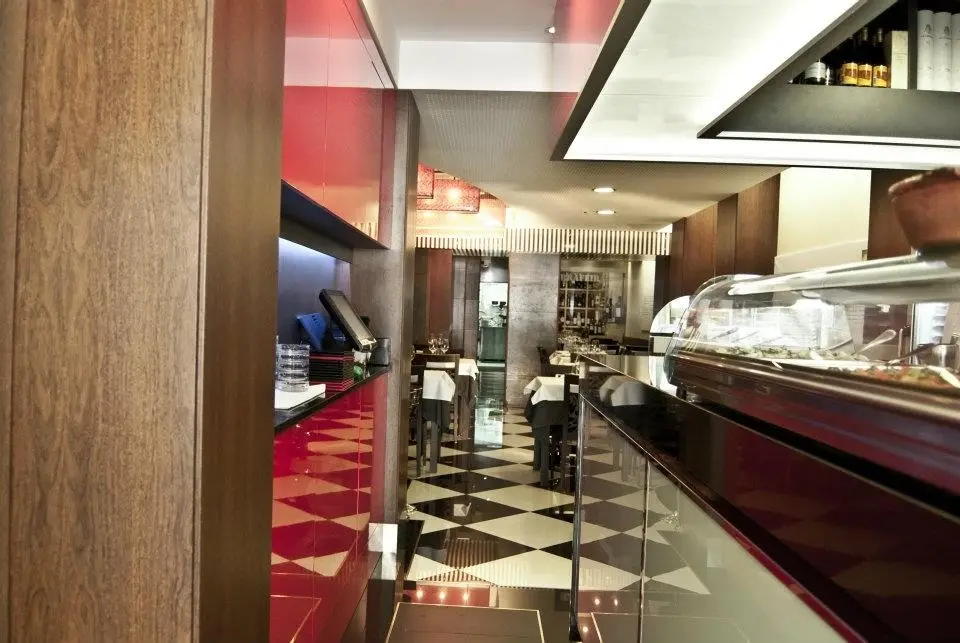 Interior e pratos do O Magano em Lisboa, Lisboa (6)
