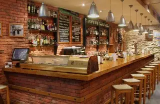 Interior e pratos do Taberna Ibérica em Lisboa, Lisboa (3)