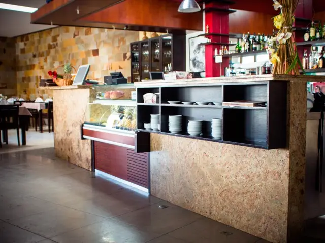 Interior e pratos do O Cantinho do Cabrito em Vila Nova de Gaia, Vila Nova de Gaia (4)