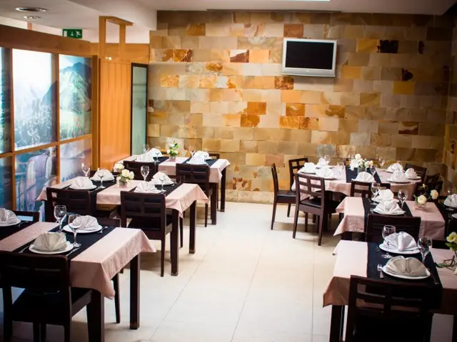 Interior e pratos do O Cantinho do Cabrito em Vila Nova de Gaia, Vila Nova de Gaia (3)