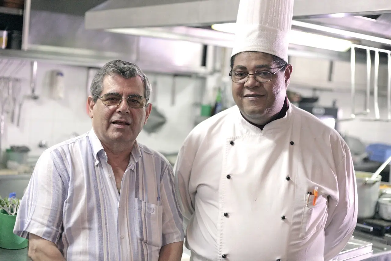 Interior e pratos do Cataplana & Companhia em Lisboa, Lisboa (9)