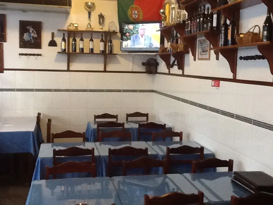 Interior e pratos do O Hélio em Braga (2)