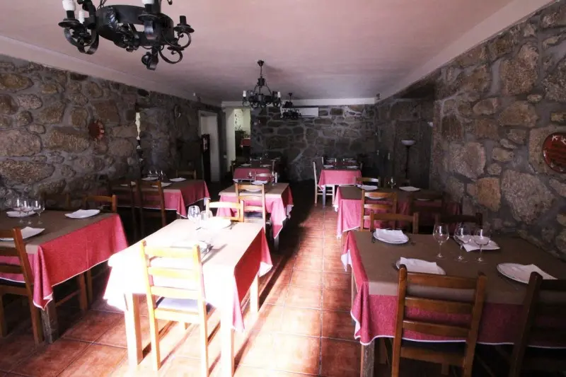 Interior e pratos do Rola Este em Braga, Póvoa de Lanhoso (2)