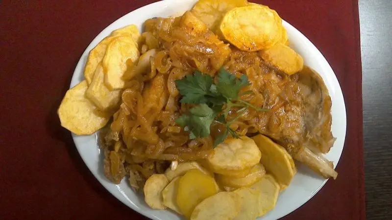 Interior e pratos do Bacalhau à Narcisa em Braga, Braga (2)