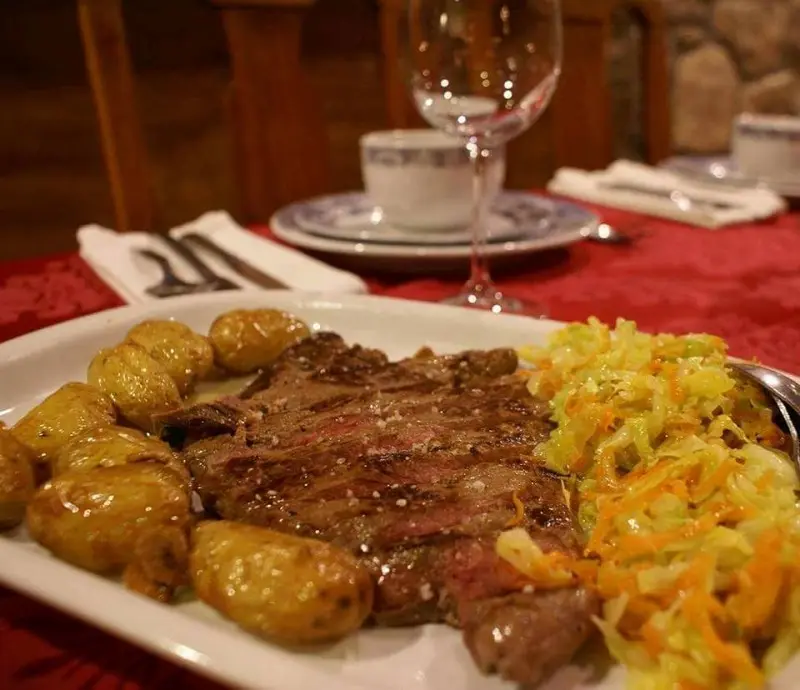 Interior e pratos do Quinta do Xisto by Sancho Panza em Braga, Póvoa de Lanhoso (4)
