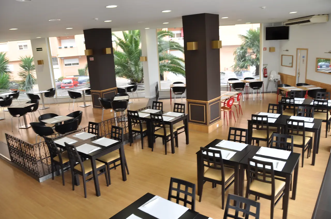 Interior e pratos do Imperial II em Braga, Braga (12)