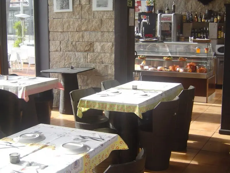 Interior e pratos do Infante Tapas Wine em Vila Nova de Gaia, Vila Nova de Gaia (6)