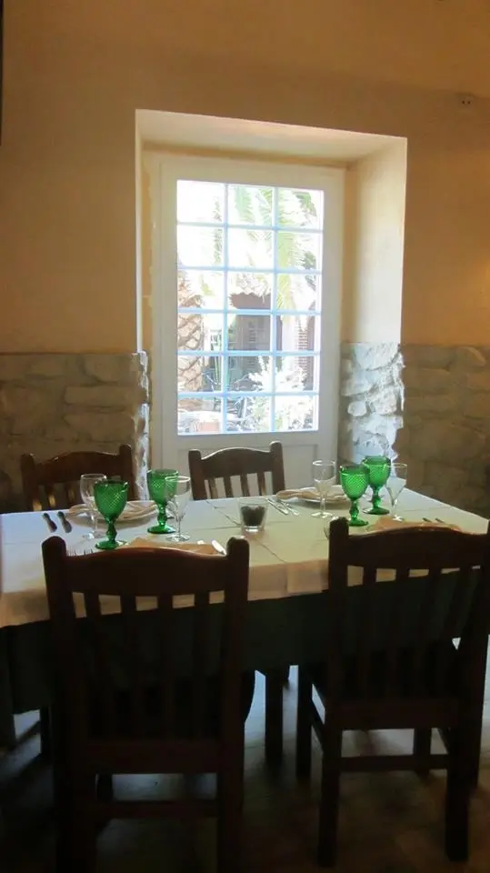 Interior e pratos do O Almirante em Ponte de Frielas, Loures (5)