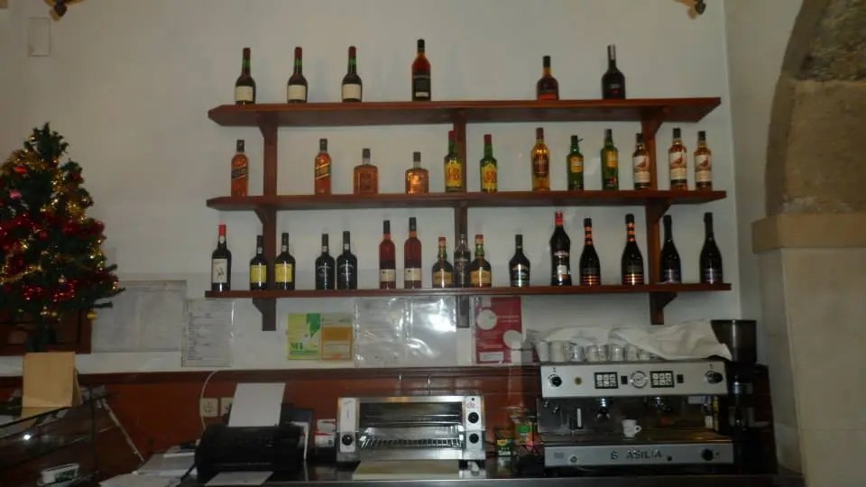 Interior e pratos do Restaurante Dois Arcos em Lisboa, Lisboa (2)