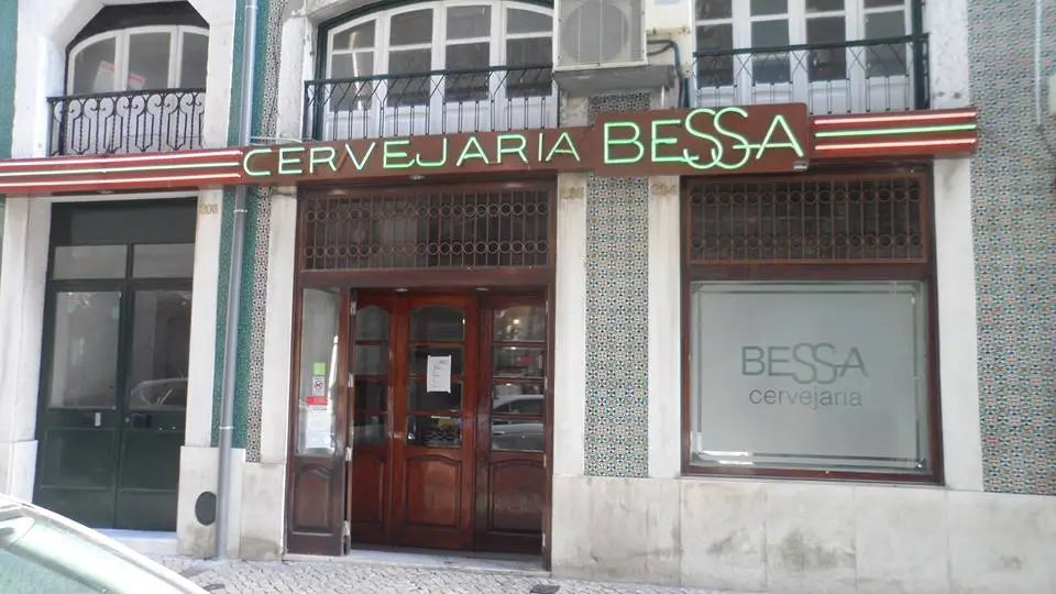 Interior e pratos do Cervejaria Bessa em Lisboa, Lisboa (2)