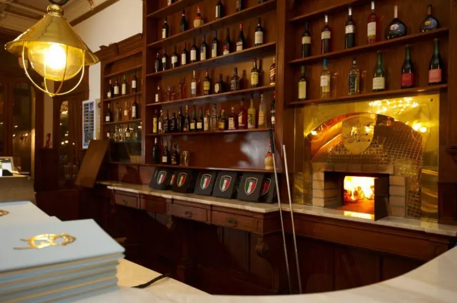 Interior e pratos do RC Mamma Nostra em Porto, Vila Nova de Gaia (2)