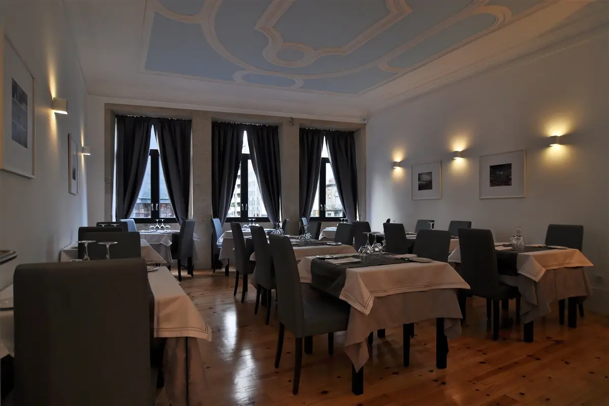 Interior e pratos do Ginjal em Porto, Porto (5)