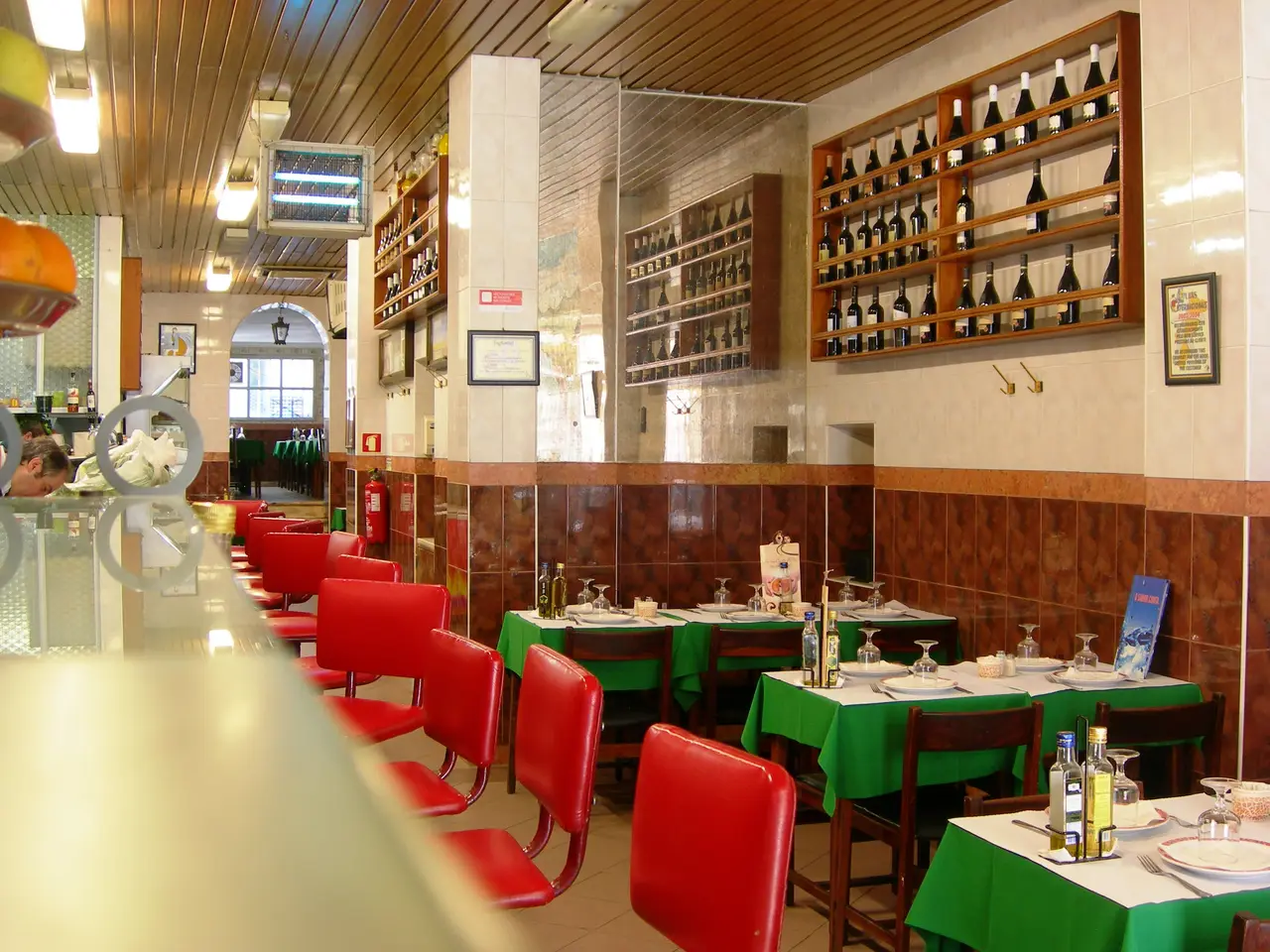 Interior e pratos do Cervejaria A Lontra em Lisboa, Lisboa (6)