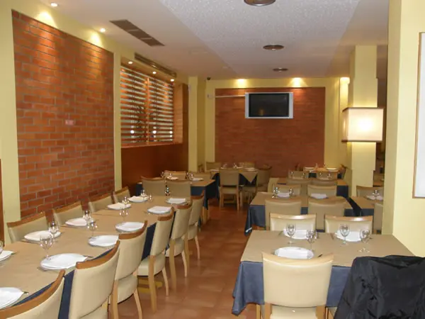 Interior e pratos do Central do Churrasco de Rio Tinto em Gondomar, Gondomar (5)