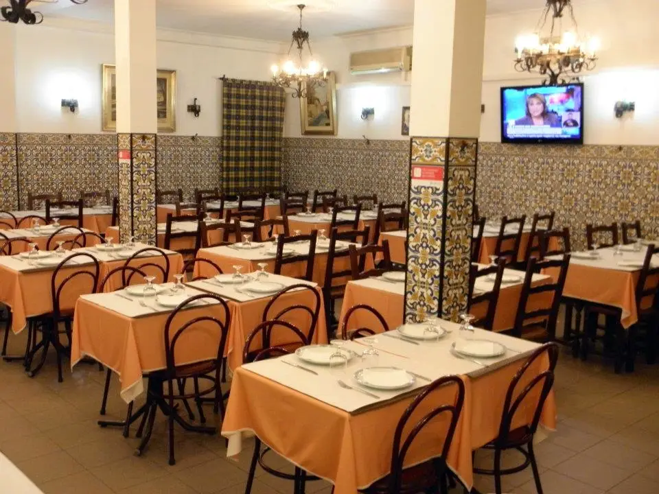 Interior e pratos do Parreirinha de Carnide em Lisboa, Amadora (4)