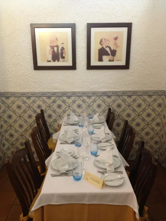 Interior e pratos do O Poleiro em Lisboa, Lisboa (4)