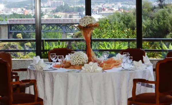 Interior e pratos do Le Buffet ( Hotel Miracorgo) em Vila Real, Vila Real (3)