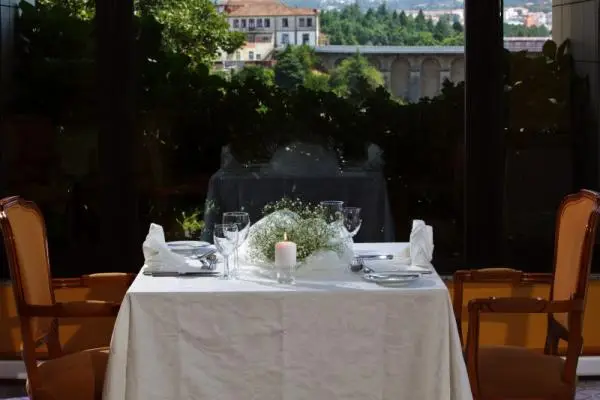 Interior e pratos do Le Buffet ( Hotel Miracorgo) em Vila Real, Vila Real (2)