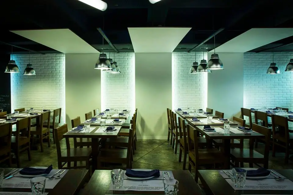 Interior e pratos do Sea Me - peixaria moderna em Lisboa, Lisboa (7)