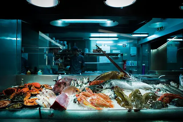 Interior e pratos do Sea Me - peixaria moderna em Lisboa, Lisboa (4)