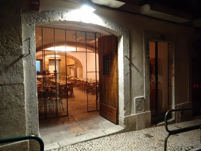 Interior e pratos do Chão de Pedra em Lisboa, Lisboa (9)