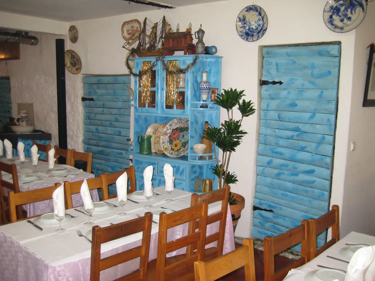 Interior e pratos do Casa de Pasto Fertuzinhos em Guimarães, Guimarães (4)