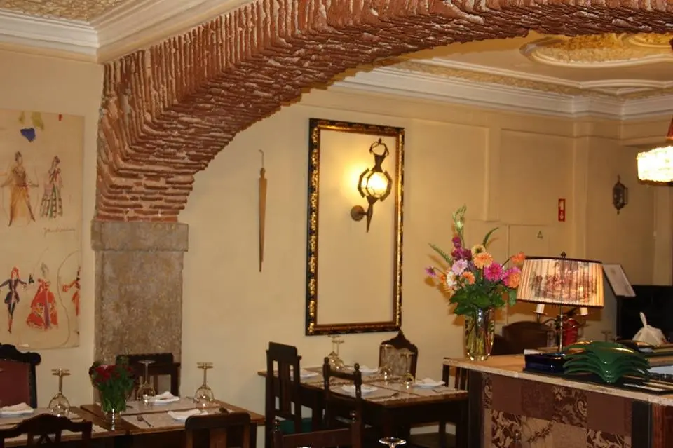 Interior e pratos do Tasca República em Lisboa, Lisboa (11)