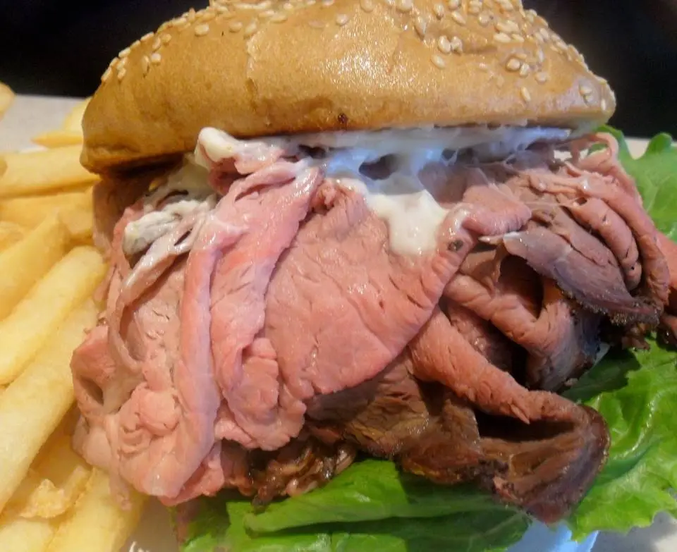Interior e pratos do Pampas Burger em Lisboa, Lisboa (7)
