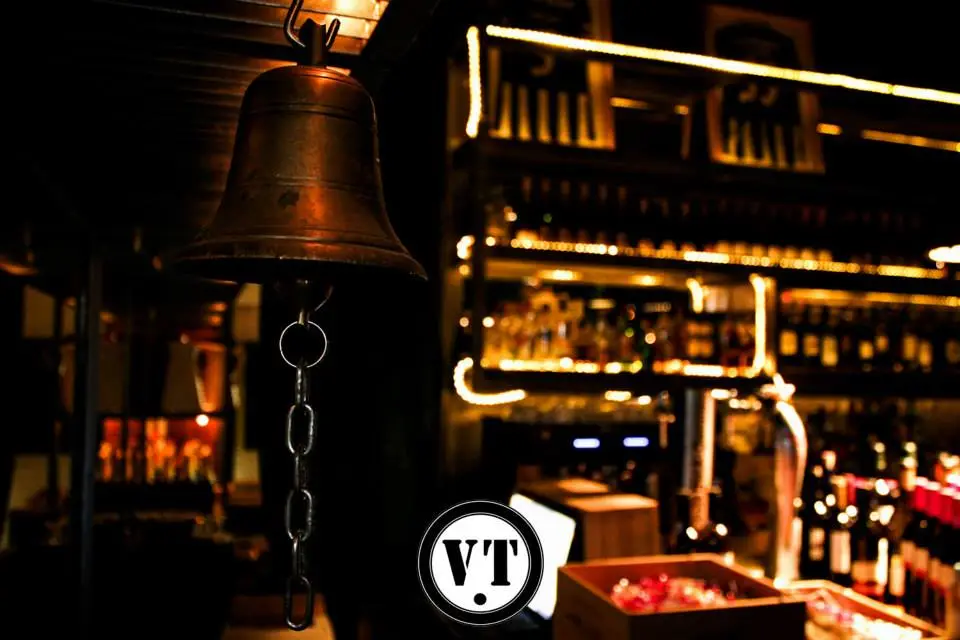 Interior e pratos do VT Tapas & Gins em Vila Nova de Gaia, Porto (12)
