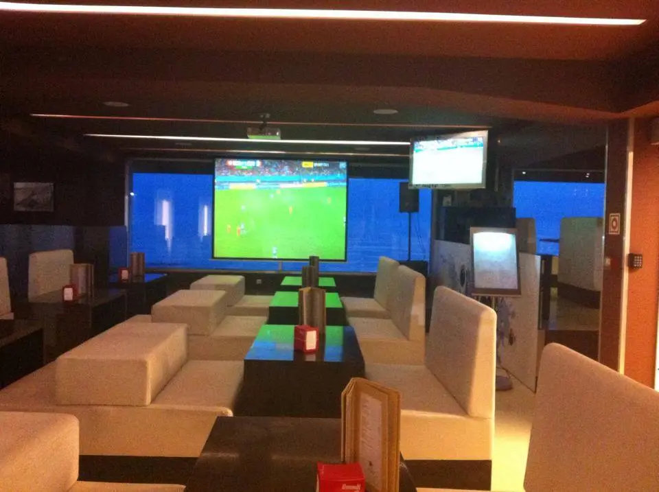 Interior e pratos do New faces em vila nova de gaia, Vila Nova de Gaia (7)