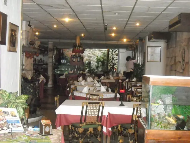 Interior e pratos do Forno Velho em Lisboa, Lisboa (11)