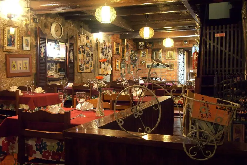 Interior e pratos do Chic Dream em Porto, Porto (2)
