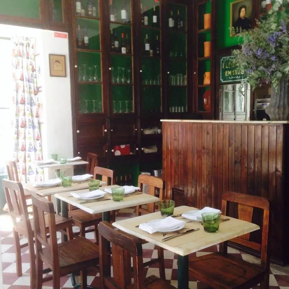 Interior e pratos do Dona Quitéria em Lisboa, Lisboa (2)