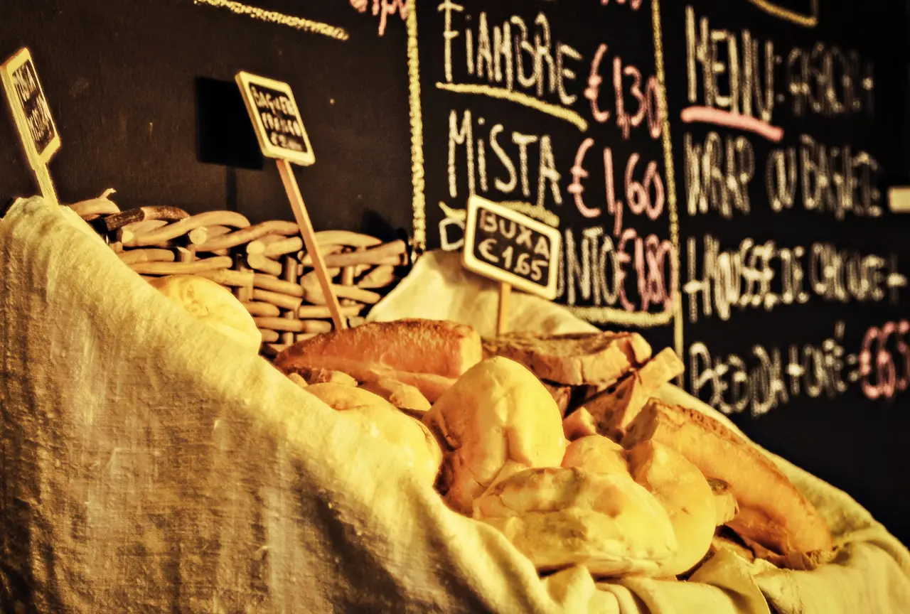 Interior e pratos do Azeit'alhos com Tomate em Lisboa, Lisboa (10)
