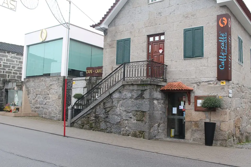 Interior e pratos do Caffé-Caffé em Felgueiras, Felgueiras (3)