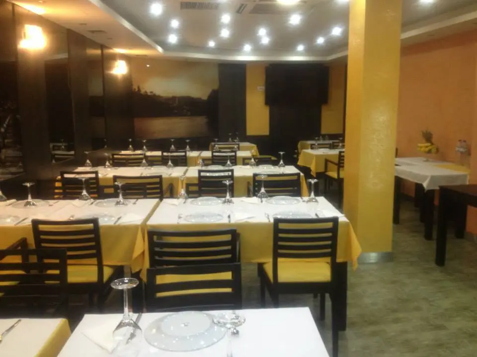 Interior e pratos do O Neca da Venda em Vila Nova da Gaia, Gondomar (2)