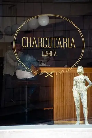 Interior e pratos do A Charcutaria em Lisboa, Lisboa (7)