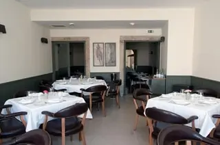 Interior e pratos do A Charcutaria em Lisboa, Lisboa (2)