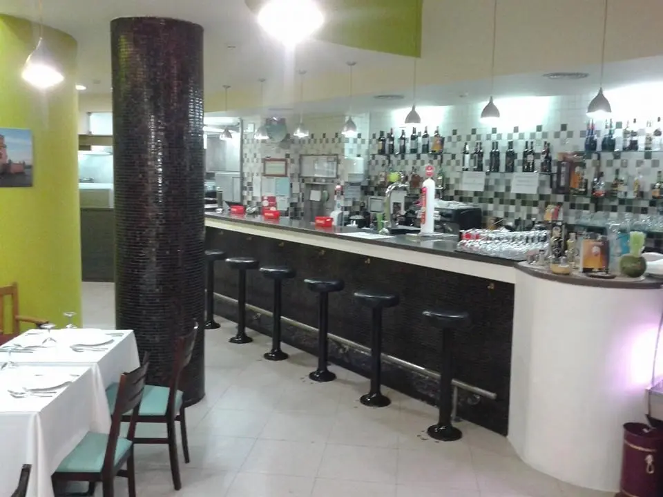 Interior e pratos do Canas em Lisboa, Lisboa (8)