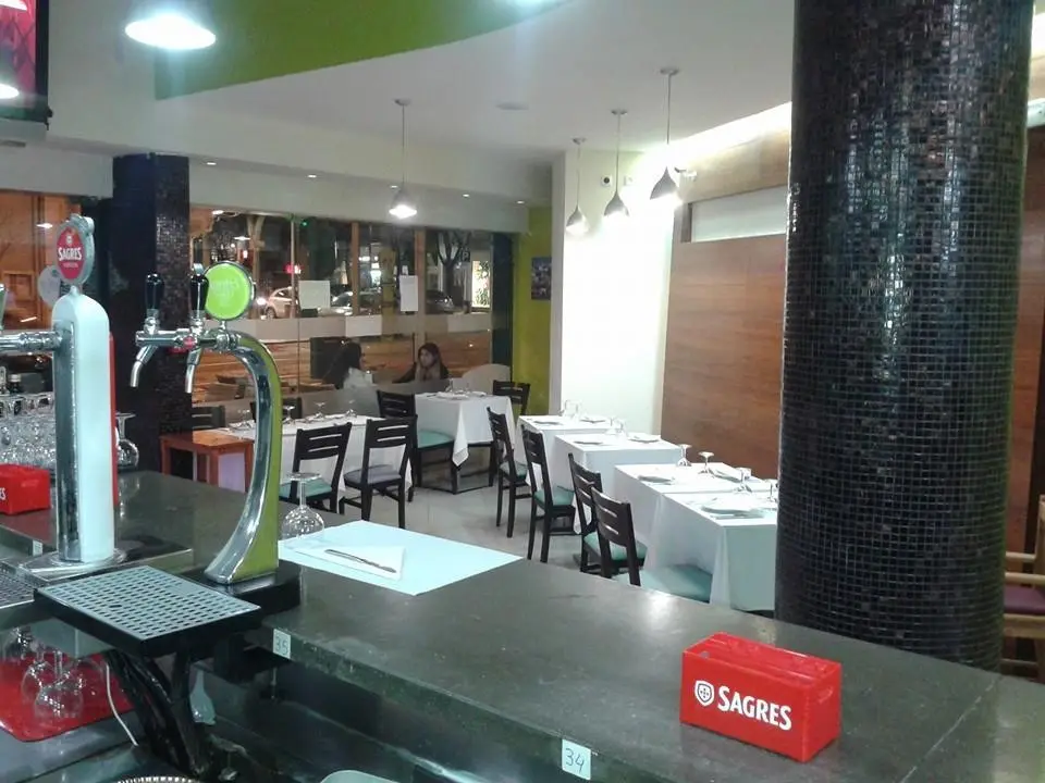 Interior e pratos do Canas em Lisboa, Lisboa (7)