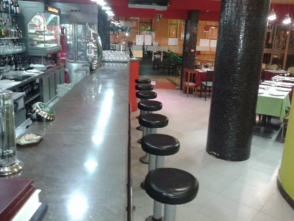 Interior e pratos do Canas em Lisboa, Lisboa (4)