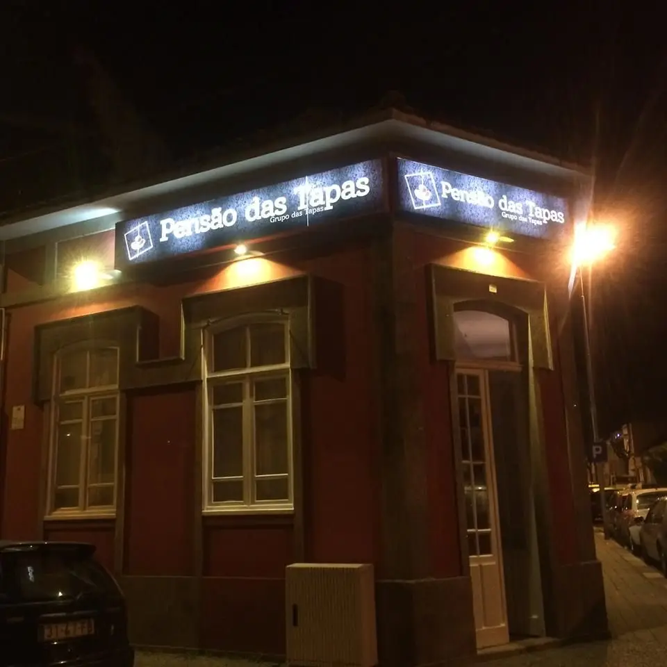 Interior e pratos do Pensão das Tapas em Porto, Maia (3)