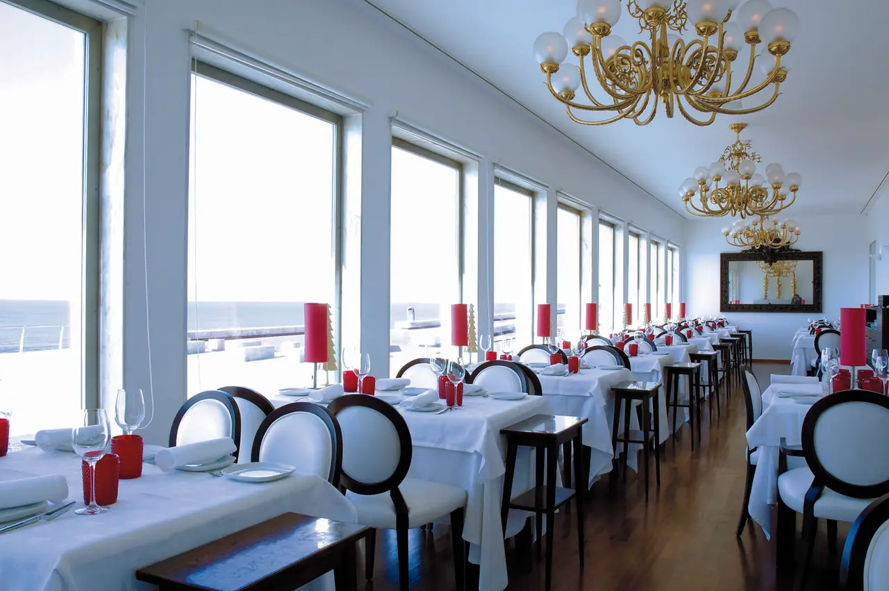 Interior e pratos do Restaurante Casa Branca em Vila Nova de Gaia, Porto (2)