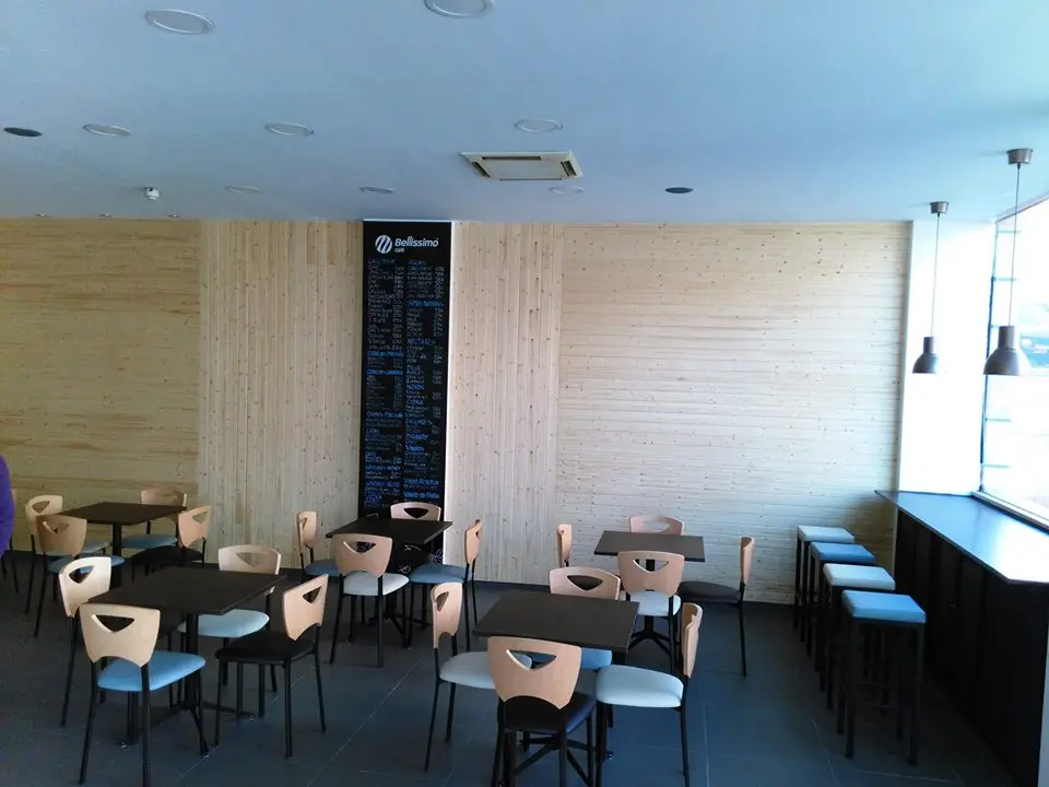 Interior e pratos do Hamburgaria da Praça em Odivelas, Odivelas (4)