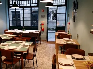 Interior e pratos do Retrokitchen em Braga, Braga (5)