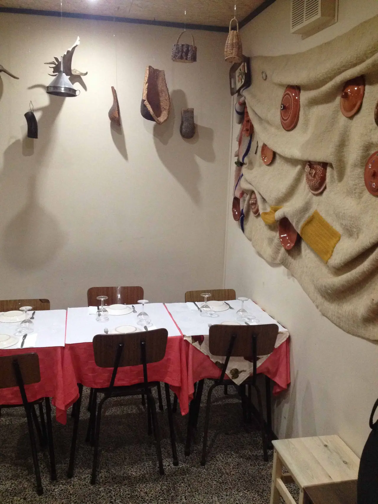Interior e pratos do Taça Virada Taverna em Lisboa, Lisboa (7)