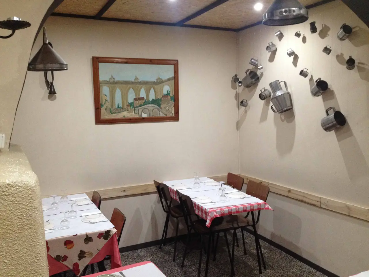 Taça Virada Taverna, restaurante de tapas em Lisboa, Lisboa