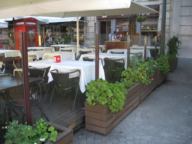 Interior e pratos do Avenida Restaurante em Porto, Porto (5)