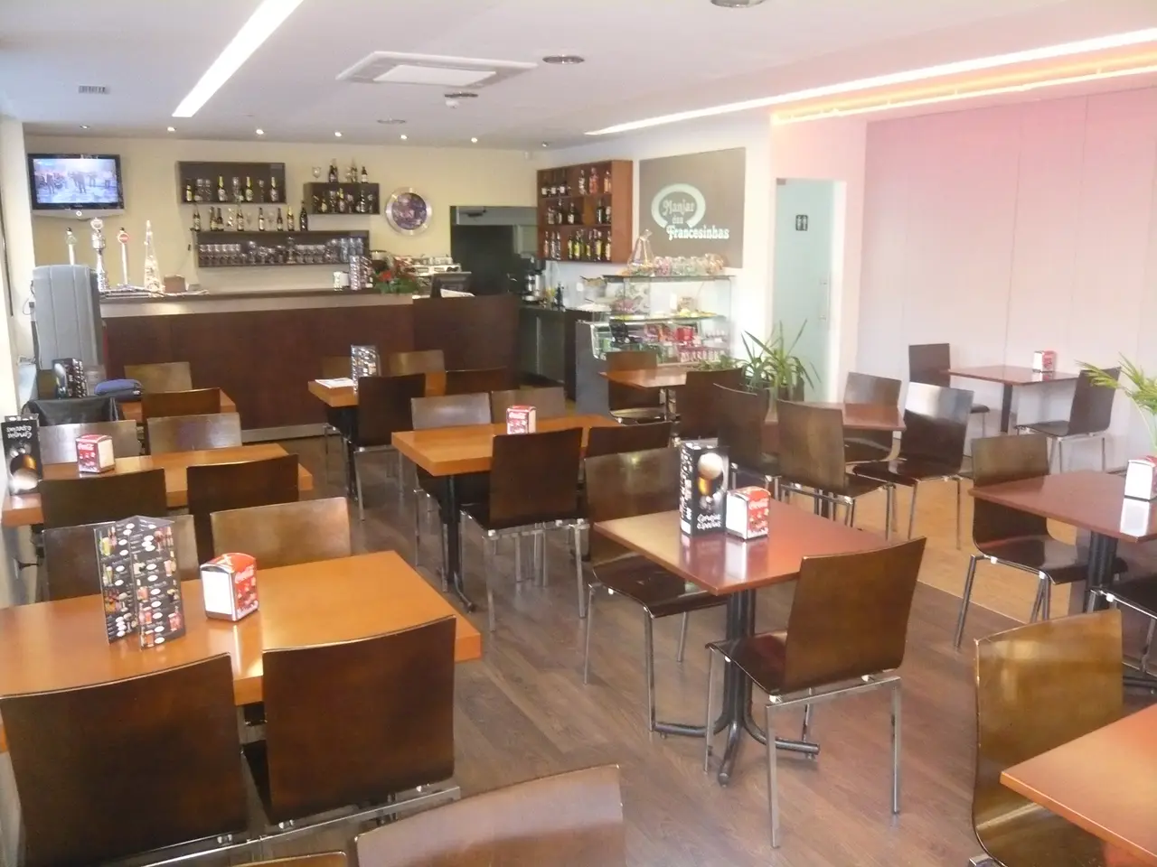 Interior e pratos do Manjar das Francesinhas em Braga, Braga (11)