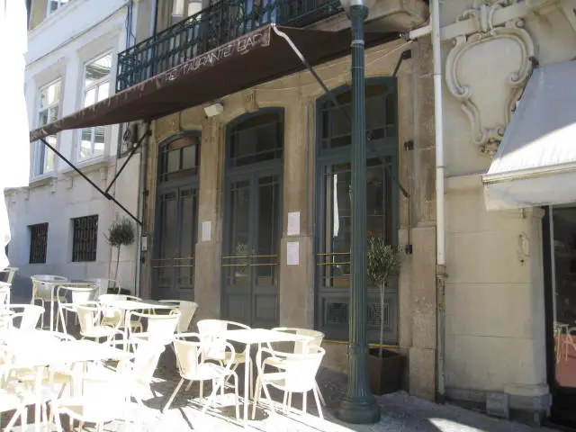 Interior e pratos do Baixa - Restaurante Bar em Porto, Porto (5)